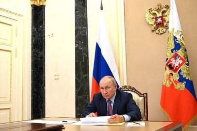 Владимир Путин - Александр Новак - Виталий Савельев - На совещании Путин назвал Новака Сашей, а министра транспорта попросил приехать в Кремль «прямо сейчас» - versia.ru - Россия