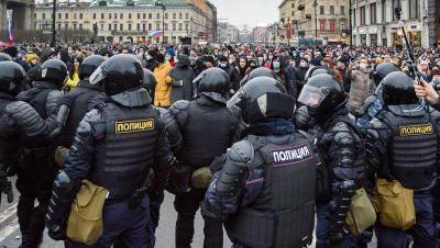 Срок за драку на митинге, рост госпитализаций и выплаты медикам: Петербург 5 августа - dp.ru - Санкт-Петербург