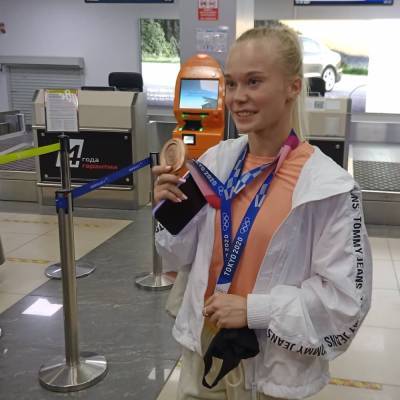 Ангелина Мельникова - В Воронеж из Токио вернулась олимпийская чемпионка Ангелина Мельникова - gorcom36.ru - Москва - Токио - Воронеж - Воронежская обл.