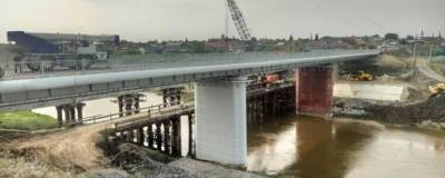 В Омской области в Калачинске достраивают мост через Омь - runews24.ru - Омская обл. - Калачинск