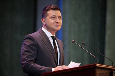 Владимир Зеленский - Юрий Гемпель - В Крыму посочувствовали украинцам из-за «доставшегося им» президента Зеленского - lenta.ru - Россия - Украина - Крым