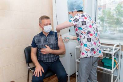 Сергей Надсадин - В администрации Южно-Сахалинска вакцинировались 53% чиновников - sakhalin.info - Южно-Сахалинск