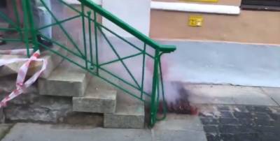 По факту подрыва дымовой шашки у совета депутатов в Петербурге возбуждено уголовное дело - znak.com - Россия - Ленинградская обл. - Санкт-Петербург