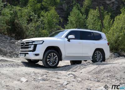 Первый взгляд на Toyota Land Cruiser 300: «это как 200, только новее» - itc.ua - Украина