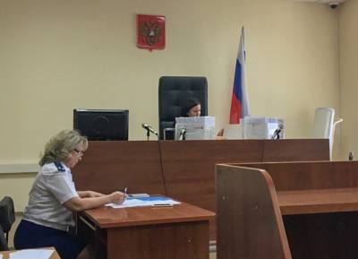 Жительница Ишима лишь после суда смогла попасть в свою квартиру, куда поселила свою дочь - znak.com - Тюмень