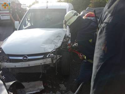 ДТП на Луганщине: 5 пострадавших, спасатели вызволяли людей из искореженного авто - vchaspik.ua - Украина - район Старобельский