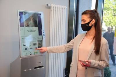 В Республике Коми клиенты Сбера могут сдавать карты на переработку в банкоматах - komiinform.ru - респ. Коми