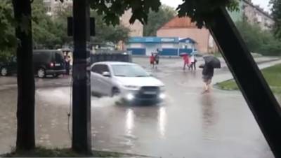 Атмосферный фронт принесет проливные дожди и грозы: синоптики дали прогноз погоды на выходные - ukrainianwall.com - Украина