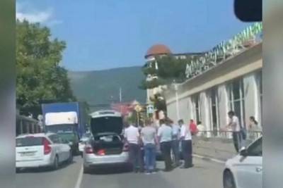 Двух сотрудников ДПС из Геленджика подозревают в получении взятки - kuban.mk.ru - Геленджик