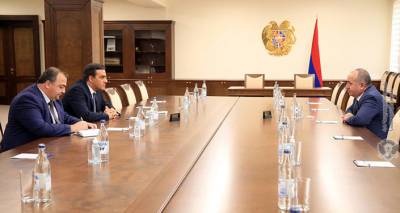 Арман Татоян - Министр обороны и омбудсмен Армении обсудили ситуацию на границе с Азербайджаном - ru.armeniasputnik.am - Армения - Азербайджан