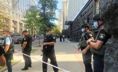Игорь Клименко - Ветерана, угрожавшего подорвать гранату в Кабмине, оставили под стражей - capital.ua - Украина - Киев