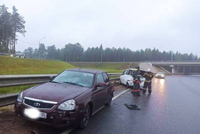 Под Тверью после аварии легковушку отбросило на людей - tver.mk.ru - Россия - Тверь - Тверская обл.