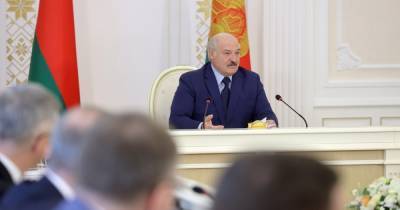 Александр Лукашенко - Литва и Польша требуют надавить на режим Лукашенко в Беларуси из-за мигрантов - dsnews.ua - Украина - Белоруссия - Польша - Литва - Вильнюс - Варшава