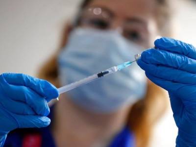 США собираются вводить дополнительную дозу вакцины от COVID-19 людям с ослабленным иммунитетом - unn.com.ua - США - Украина - Киев - Washington