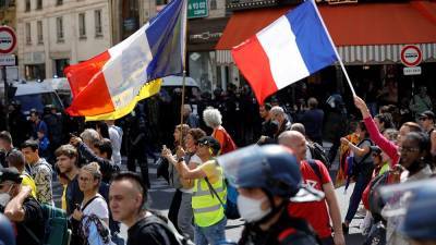 Францию охватили акции протеста против "санитарной диктатуры" - ru.euronews.com - Москва - США - Франция - Литва - Испания - Греция