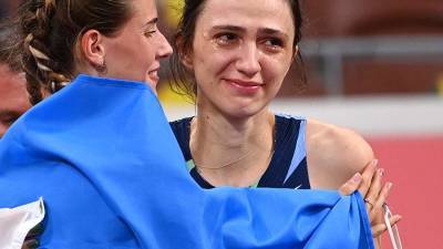 Мария Ласицкене - Ярослава Магучих - Россиянка Ласицкене обнялась с соперницей-украинкой после победы на ОИ - iz.ru - Россия - Украина - Токио - Израиль