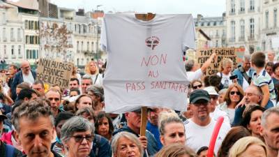Во Франции - Во Франции десятки тысяч протестовали против "санитарной диктатуры" - svoboda.org - Италия - Франция