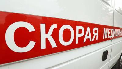 Алексей Копайгородский - В Адлере ураган повалил билборд на автомобиль с людьми - iz.ru - Сочи - Израиль - Адлер