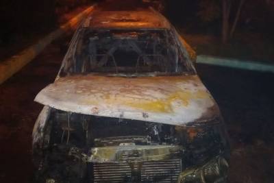 В Улан-Удэ сгорел припаркованный к жилому дому автомобиль - ulan.mk.ru - Россия - Улан-Удэ - респ.Бурятия