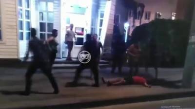 В центре Пензы компания мужчин избила двух человек - penzainform.ru - Россия - Пенза