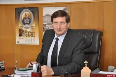 Владимир Путин - Владимир Путин наградил главу Великих Лук Орденом Почёта - mk-pskov.ru - Россия - Псковская обл.