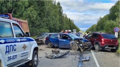 Годовалая девочка пострадала в ДТП под Нижним Тагилом - usedcars.ru - Sandero