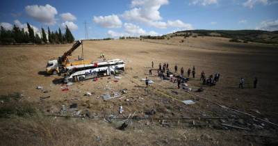 В Турции пассажирский автобус вылетел с трассы, 14 погибших (фото, видео) - focus.ua - Украина - Турция - Turkey