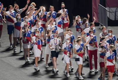 Атлеты из РФ прибыли на церемонию закрытия Олимпиады в Токио в цветах российского триколора - online47.ru - Россия - Токио