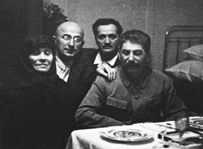 Иосиф Сталин - Лаврентий Берия - Смерть Екатерины Джугашвили: почему Сталин не приехал на похороны матери - russian7.ru - Грузия - Тбилиси