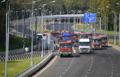 Движение на Калужском шоссе затруднено после аварии - vm.ru - Камаз