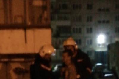 Неадекватный мужчина бегал по крыше поликлиники ночью в Новосибирске - novos.mk.ru - Новосибирск