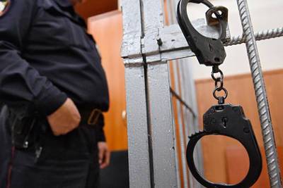 Зарезавшего собутыльника россиянина осудили за превышение необходимой обороны - lenta.ru - Россия - Пермский край