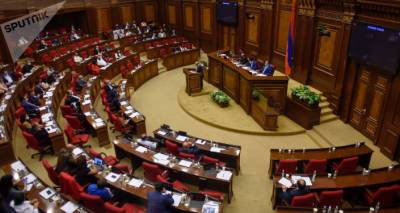 Парламент Армении минутой молчание почтил память жертв Геноцида ассирийцев - ru.armeniasputnik.am - Армения - Ирак - Османская Империя