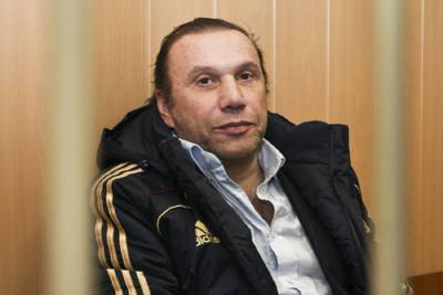 Юрий Лужков - Елена Батурина - Виктор Батурин - Валерий Лазарев - Мосгорсуд отказался освободить шурина Лужкова Батурина из СИЗО - mk.ru - Москва - Россия