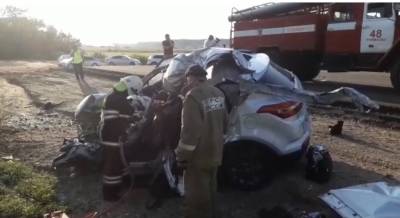 Погибли отец и ребенок: В Башкирии семья с детьми попала в ДТП с КамАЗом - ufacitynews.ru - Башкирия - Уфа - Челябинск - Самара - Камаз