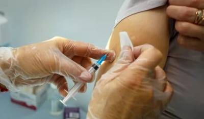 Опрос: 15% россиян вакцинировались по принуждению - newizv.ru