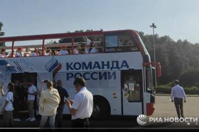Российские атлеты отправились на Красную площадь, распевая «Катюшу» - aif.ru - Москва - Россия - Токио - Reuters