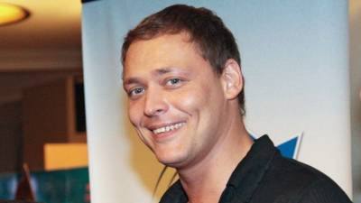 Андрей Малахов - Звезда сериала «Татьянин день» Артем Артемов заявил об отравлении неизвестными - 5-tv.ru