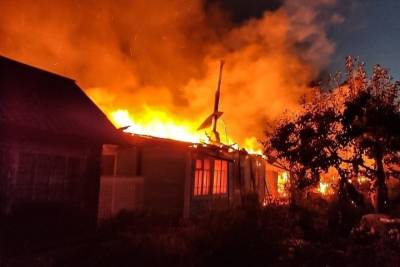 Шестилетний ребенок погиб при пожаре в садовом товариществе в Екатеринбурге - eburg.mk.ru - Екатеринбург - Таджикистан