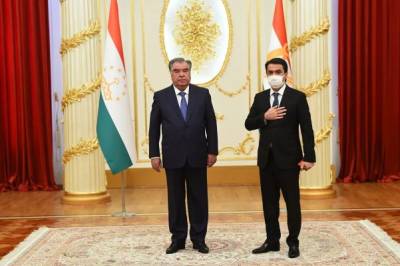 Рустам Эмомаль - Сироджиддин Мухриддин - Президент Таджикистана вручил государственную награду своему сыну - eadaily.com - Душанбе - Таджикистан