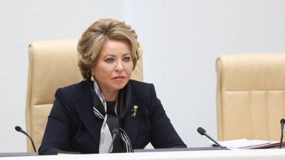 Владимир Путин - Валентина Матвиенко - Матвиенко заявила о необходимости существенно повышать зарплаты учителей - vm.ru - Россия