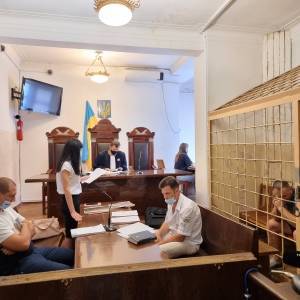Запорожский суд посадил под домашний арест водителя «Хонды», который сбил семейную пару с ребенком. Фото - reporter-ua.com - Украина - Запорожье