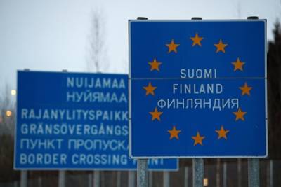 Две российские школьницы решили сбежать в Финляндию от учебы - lenta.ru - Санкт-Петербург - Финляндия