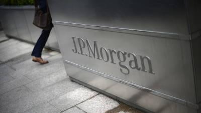 Экоактивистки разбили окна в лондонском офисе банка JPMorgan - russian.rt.com - Лондон - Германия