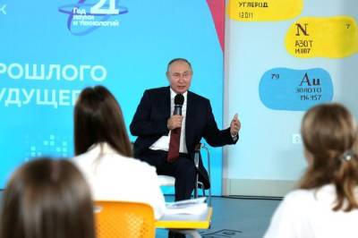 Владимир Путин - Путин объяснил вымирание России в XX веке - infox.ru - Россия - Владивосток