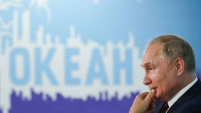 Владимир Путин - Путин: нельзя позволять "болтунам" говорить о возможной сдаче Ленинграда - svoboda.org - Россия - Санкт-Петербург - Владивосток