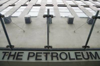 Мировые цены на нефть практически не меняются в ожидании новостей от ОПЕК+ - smartmoney.one - Москва