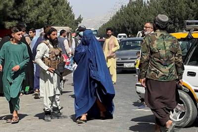 Забиулла Муджахид - Талибы назвали условия для работы женщин на госслужбе - lenta.ru - Россия - США - Иран - Афганистан