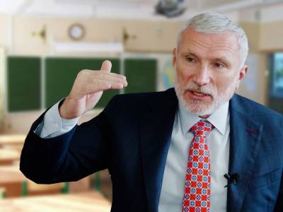 Алексей Журавлев - Лидер партии «Родина» Алексей Журавлев потребовал уравнять зарплаты учителей в России - bloknot.ru - Россия