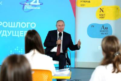 Владимир Путин - Петр I - Школьник из Воркуты поправил Владимира Путина на открытом уроке в детском центре «Океан» – Учительская газета - ug.ru - Швеция - Владивосток